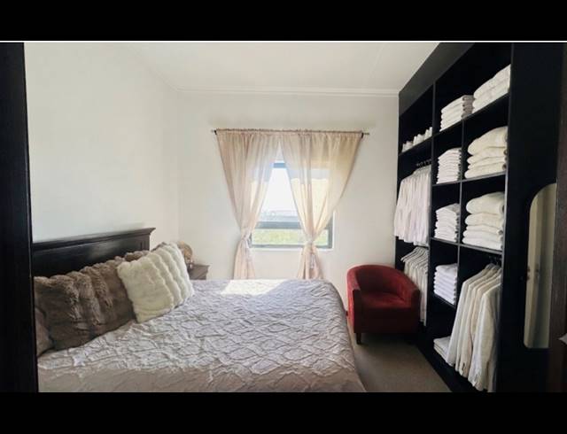 2 BEDROOM FLAT FOR SALE IN JACKAL CREEK GOLF ESTATE